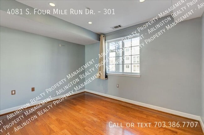 Building Photo - 4081 S Four Mile Run Dr