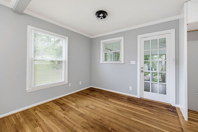 Building Photo - Fantastic Renovation in Smyrna!