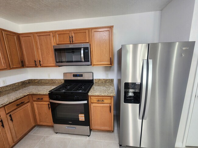 Building Photo - 427 Remington Heights Dr