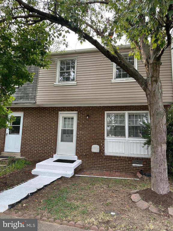 Building Photo - 1628 Fort Fisher Ct