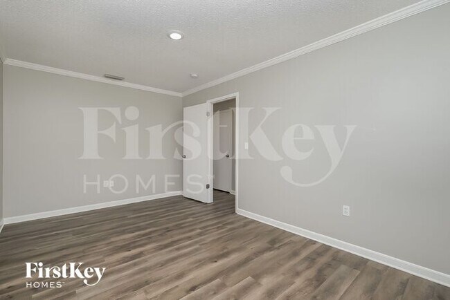 Building Photo - 8811 Shenandoah Ln