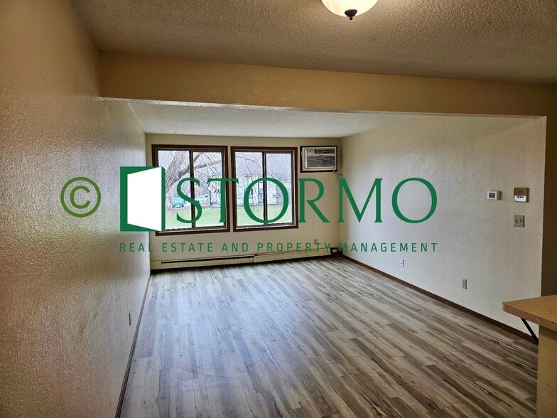 Building Photo - 1311 6th Ave S