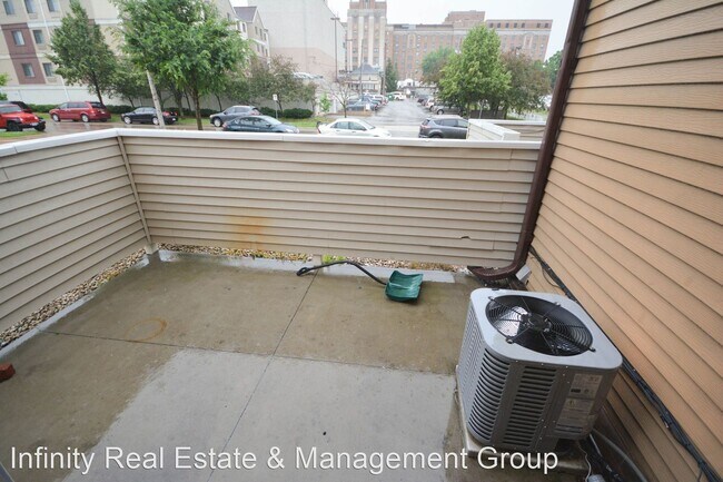Building Photo - 3 br, 2 bath House - 1221 1st St SW #300