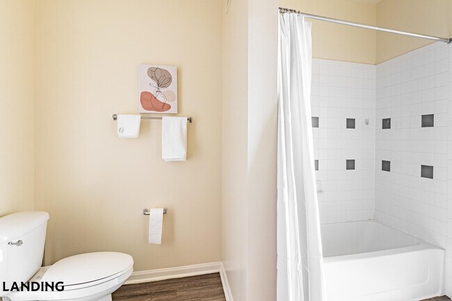 Building Photo - 400 Blake St