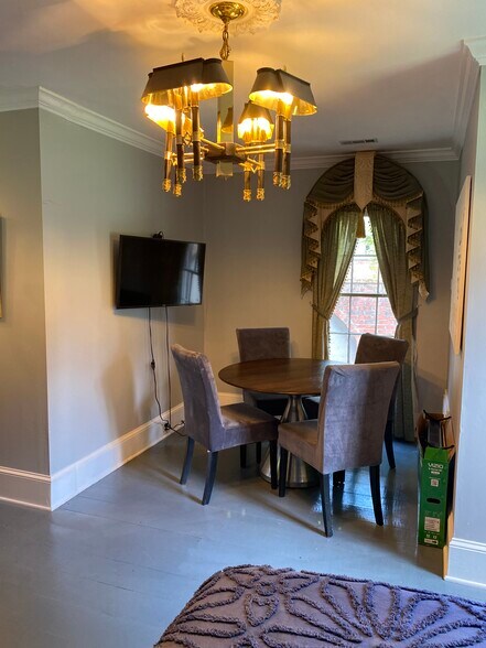 dining or living space - 420 Porter St