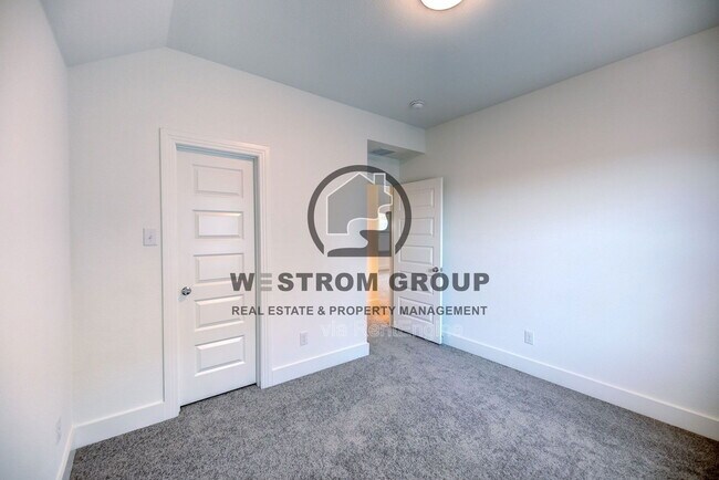 Building Photo - 12417 Iveson Dr