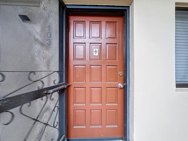 Building Photo - 4545 Luxemburg Ct