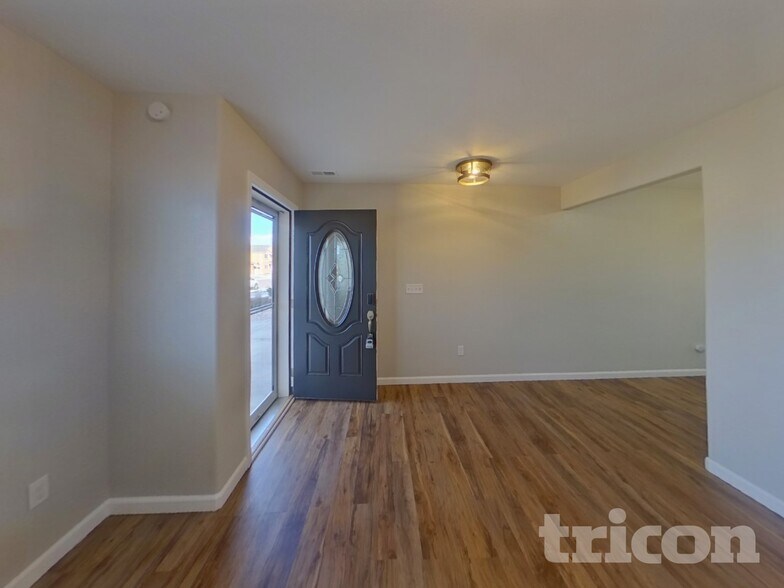 Building Photo - 7407 Benecia Dr