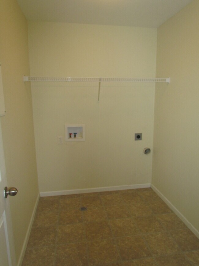 Building Photo - 15908 Tracker Ln