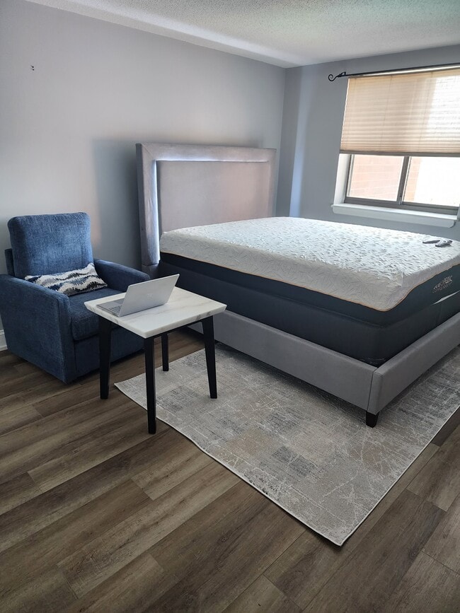 Building Photo - 200 Burkhall St