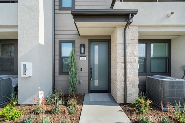 Building Photo - 109 S Laxore St