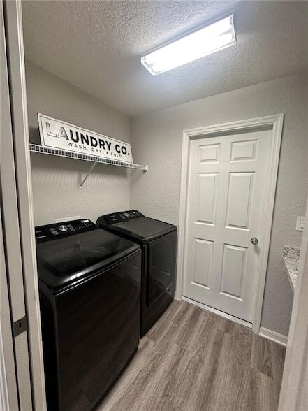 Building Photo - 6911 Gideon Cir