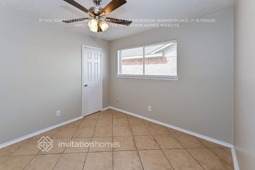 Building Photo - 25810 Old Carriage Ln