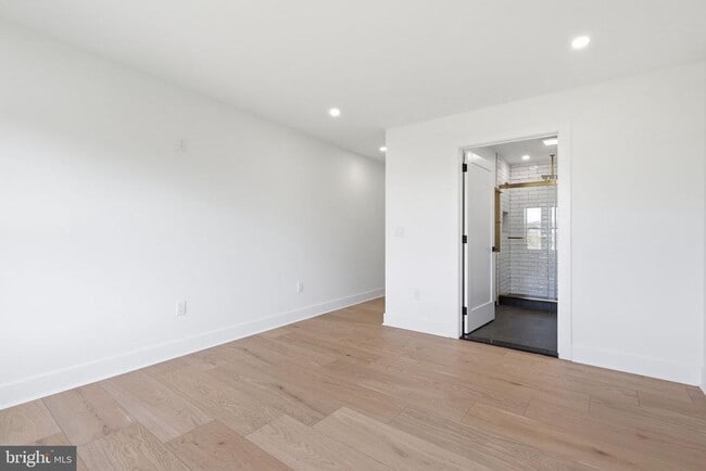 Building Photo - 147 Jones St