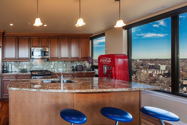 Building Photo - 2990 E 17th Ave