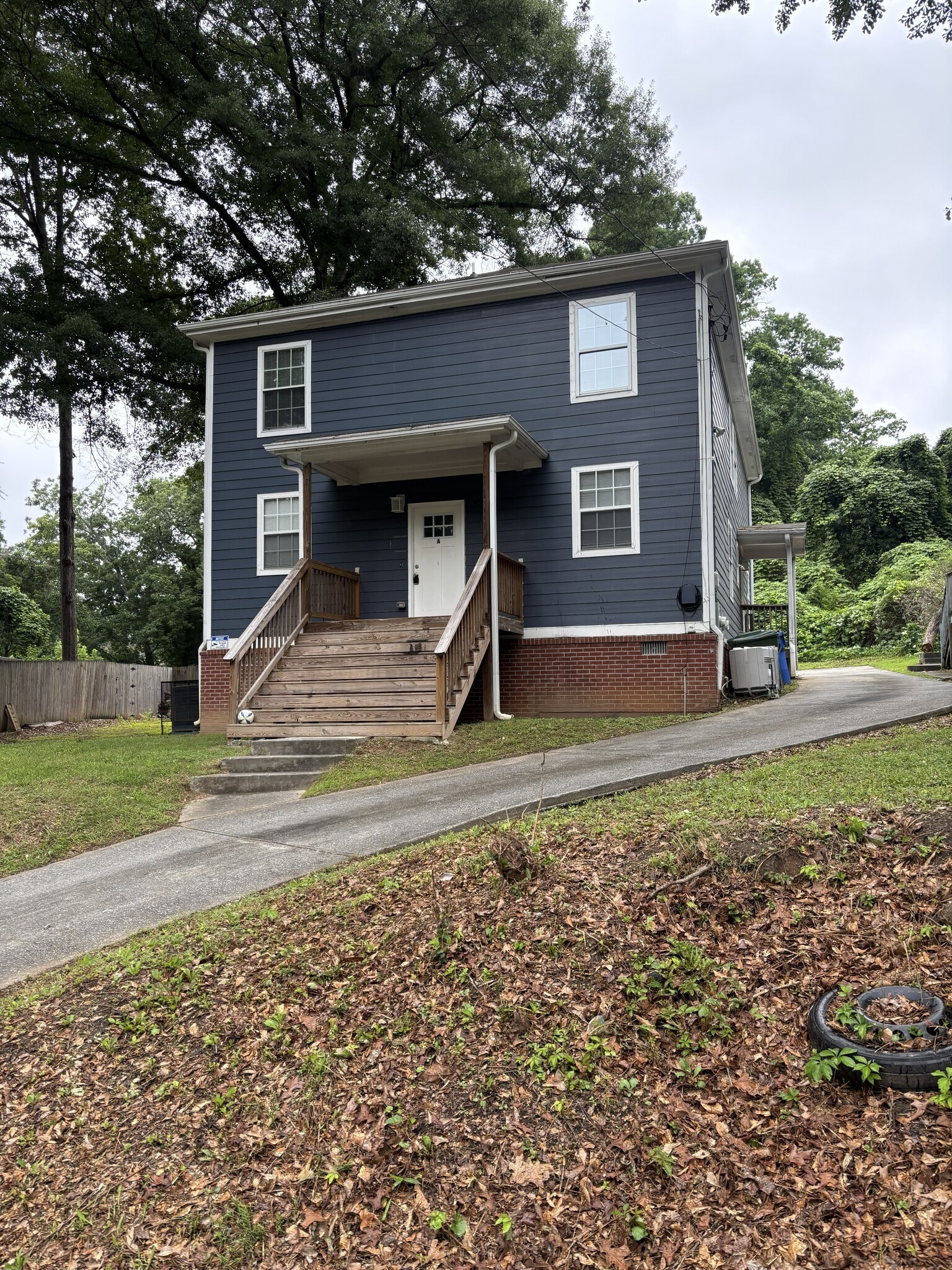 Building Photo - 559 Woodlawn Ave NW