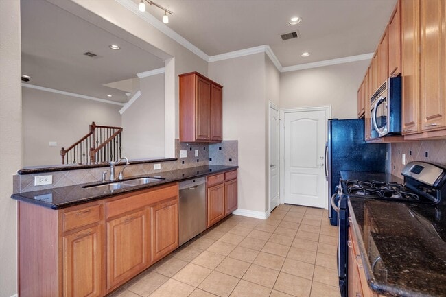 Building Photo - 3414 Home St