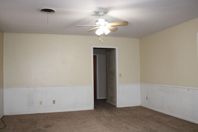 Building Photo - 5111 Leland Dr