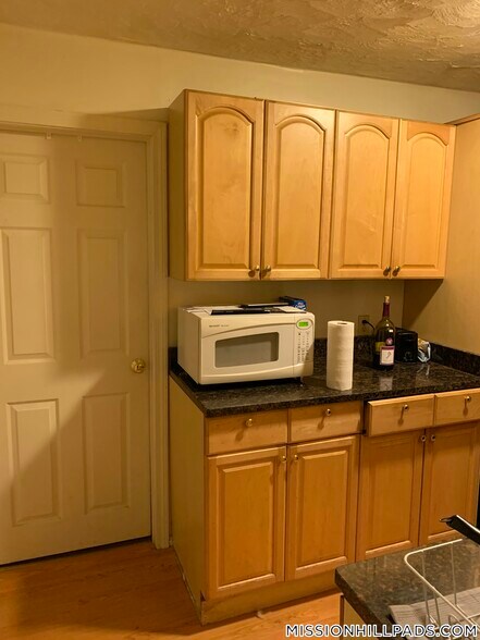 Building Photo - 2 Shepherd Ave