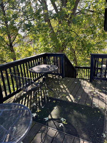 Primary Photo - 872 19th Ave SE