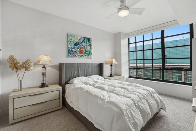 Building Photo - FURNISHED OR UNFURNISHED! One of the Most Desirable Locations On the Wharf!  1 Bed at the VIO! Av...
