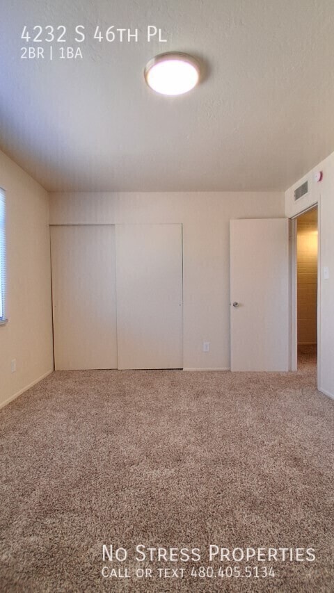 Building Photo - 4232 S 46th Pl