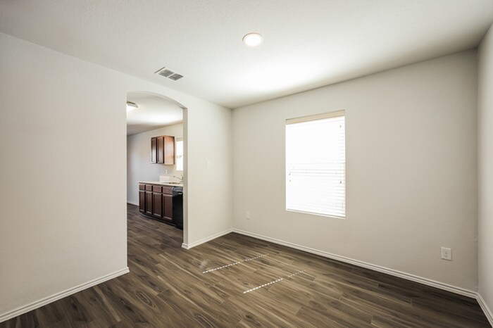 Building Photo - 8818 Scarlett Pl