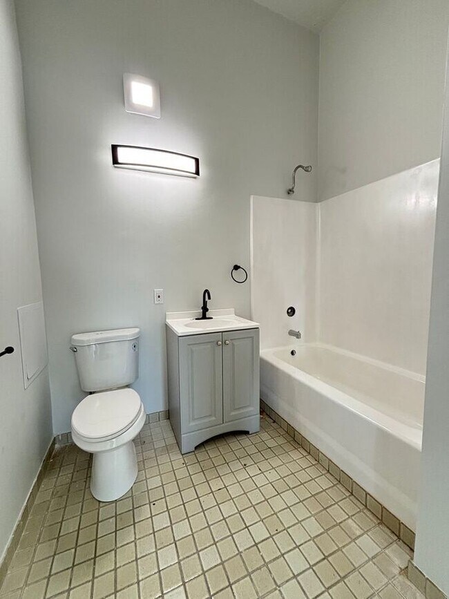 Building Photo - 1341 58th Ave