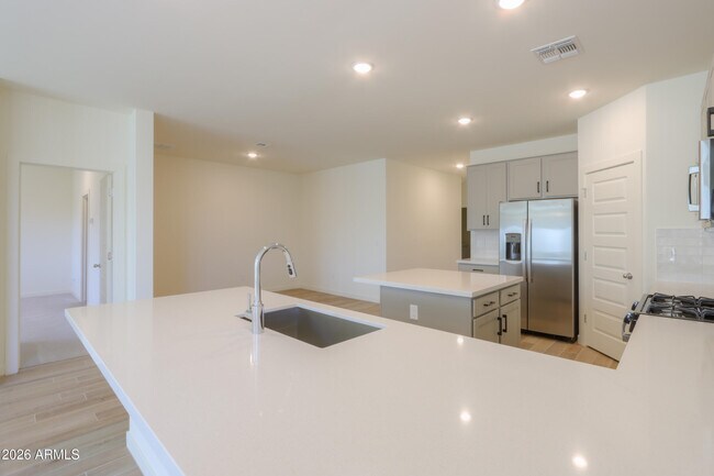 Building Photo - 40285 W Chambers Dr