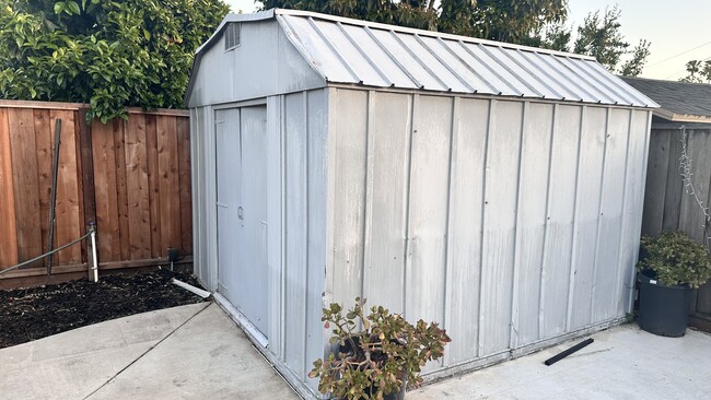 Building Photo - 3118 Capewood Ln