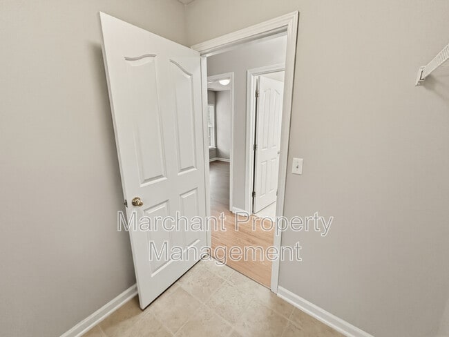 Building Photo - 776 Waterbrook Ln