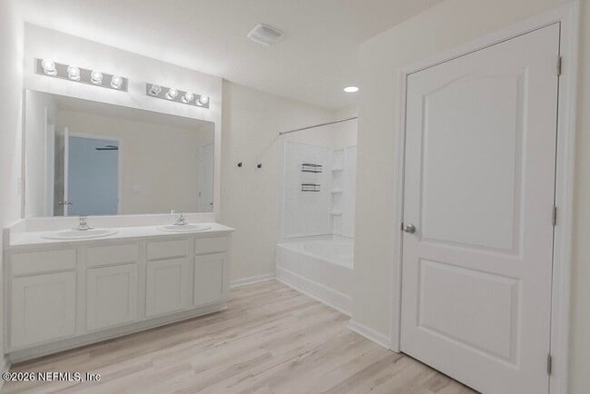 Building Photo - 2223 Willow Springs Dr