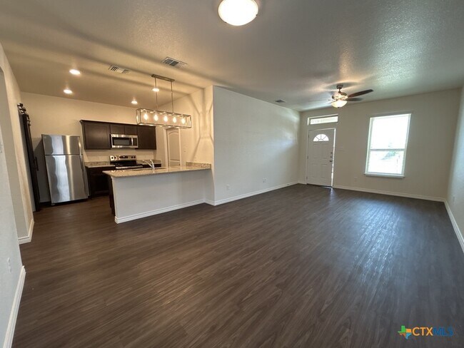 Building Photo - 5112 Rose Gdn Lp