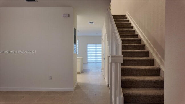 Building Photo - 2704 SE 26th Ave