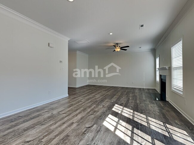 Building Photo - 6956 Holliday Park Ln