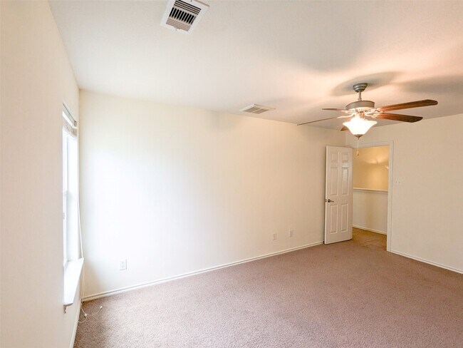 Building Photo - 6223 Summerfield Glade Ln