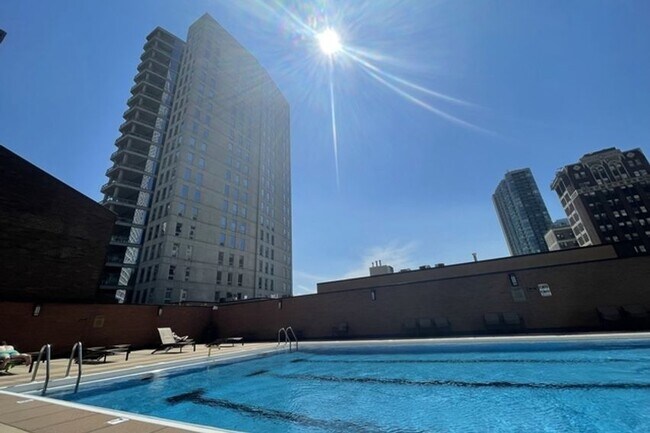 Building Photo - 1030 N State St