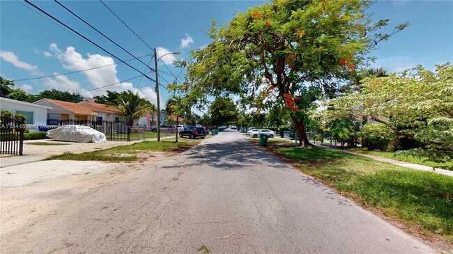 Building Photo - 2981 SW 12th St