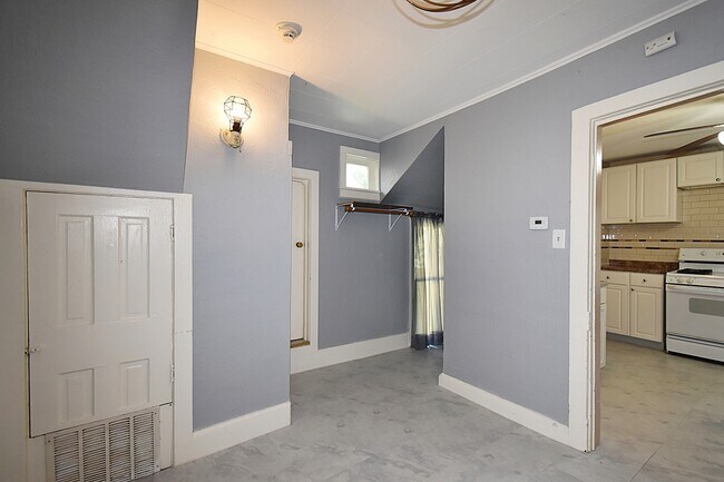 Building Photo - 105 N Jefferson St