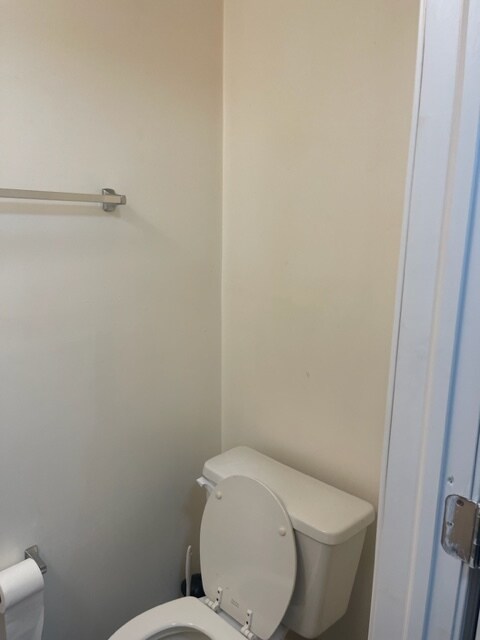 Building Photo - 320 Station St