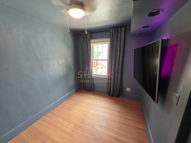 Building Photo - AVAILABLE JANUARY 2027 - BEAUTIFUL AND UNIQUE 4 BR HOME ACROSS CAMPUS