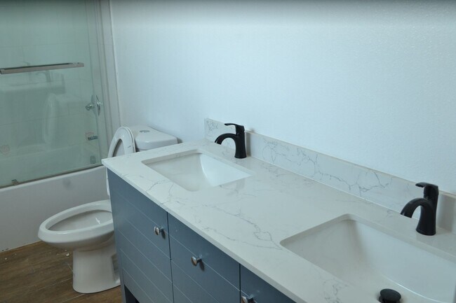 Building Photo - ??Newly Built 3 Bed / 3 Bath ADU – Great L...