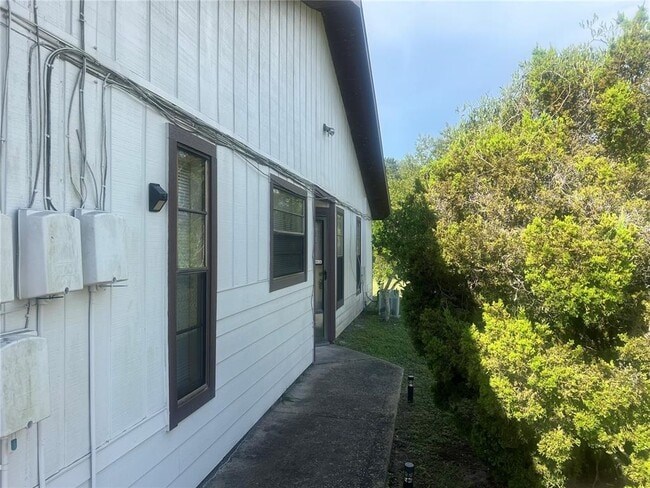 Building Photo - 7266 Pond Cir