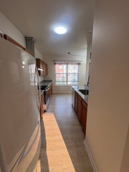 Building Photo - 8 Dolmen Ln