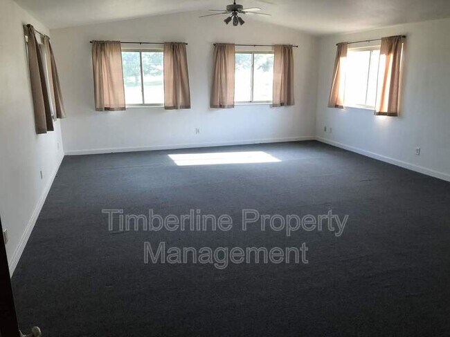 Building Photo - 17960 Bakers Farm Rd