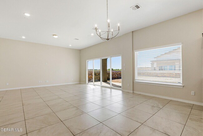 Building Photo - 904 Keenland Ave