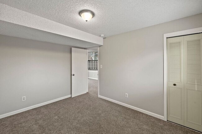 Building Photo - 1404 Imperial Rd
