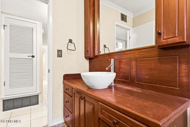 Building Photo - 10325 Cardigan Dr