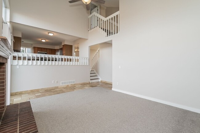 Building Photo - Renovated 4 Bed/ 3.5 Bath in Littleton