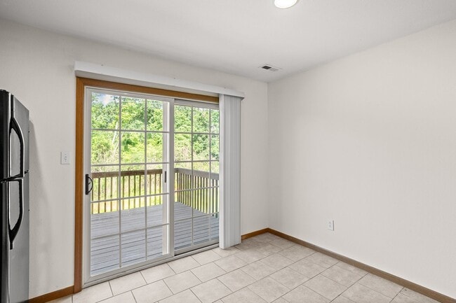 Building Photo - 701-703 Glenstone Dr.